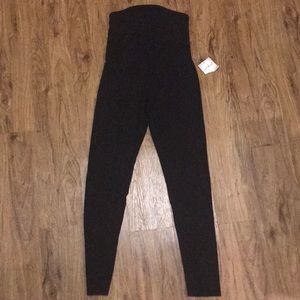 NWT MATERNITY leggings